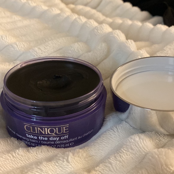 Clinique cleansing balm - Picture 2 of 3
